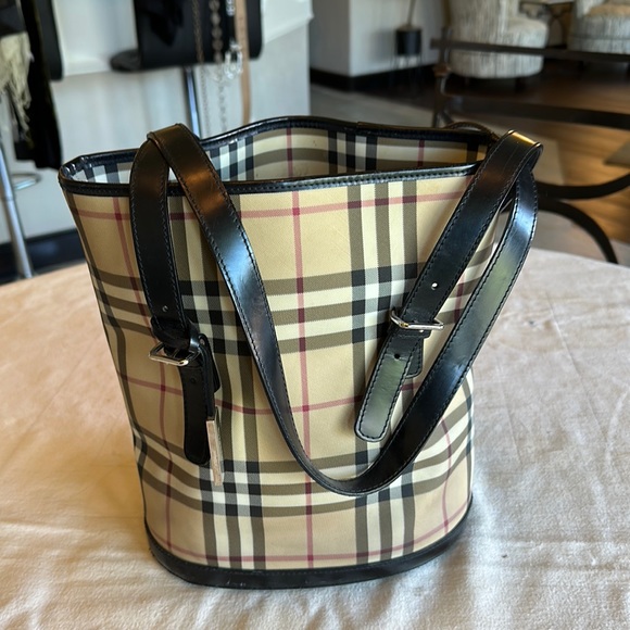 Burberry bucket plaid handbag - Picture 1 of 4